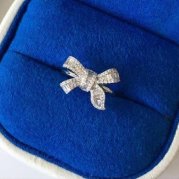 NEW BAGUETTE 925 STERLING SILVER DIAMOND RING, CUTE RING, SHINY RING. - Picture 8 of 8